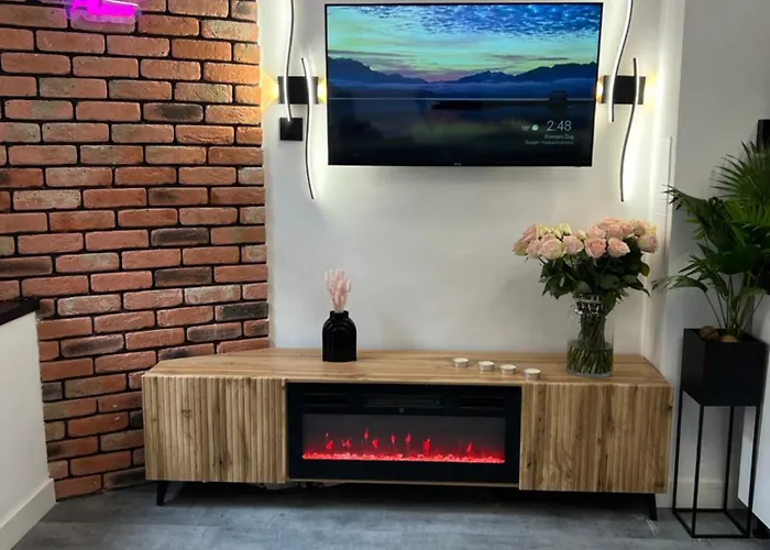 Loft W Centrum Z Jacuzzi アパート *